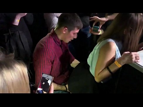 ❤️ Pravi seks u ruskom noćnom klubu. 18-godišnja Ruskinja u anusu i vagini pojebana u noćnom klubu Seks video na hr.hentaivost.ru